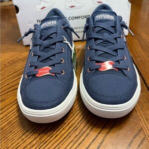 WOMENS Skechers Arch Fit Arcade Meet Ya There Sneakers. NWT. Size 10.